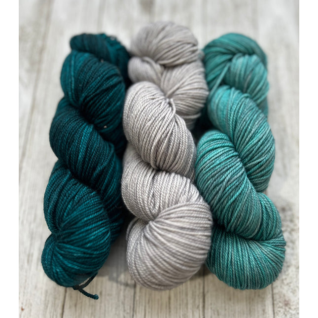 'All About Me Cowl' Kit - (Pattern Not Included)