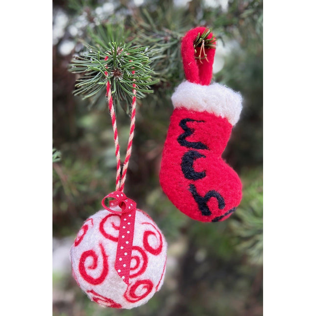 Needle Felted Christmas Decor - A Twist of Yarn