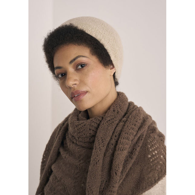 Shoal and Metton - A Twist of Yarn