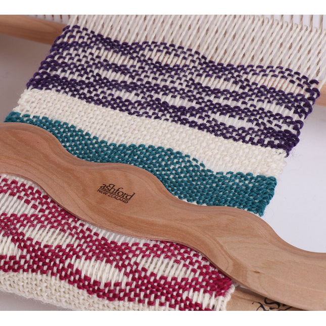 Wavy Stick Shuttle - 40 cm (16") - A Twist of Yarn